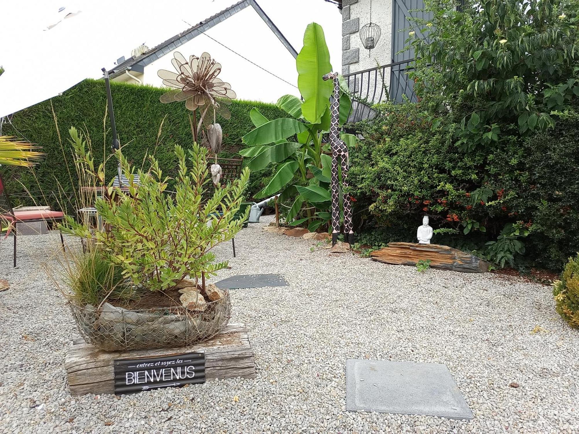 Maison Reposant Arconnay Et Jardin Apartment Exterior photo